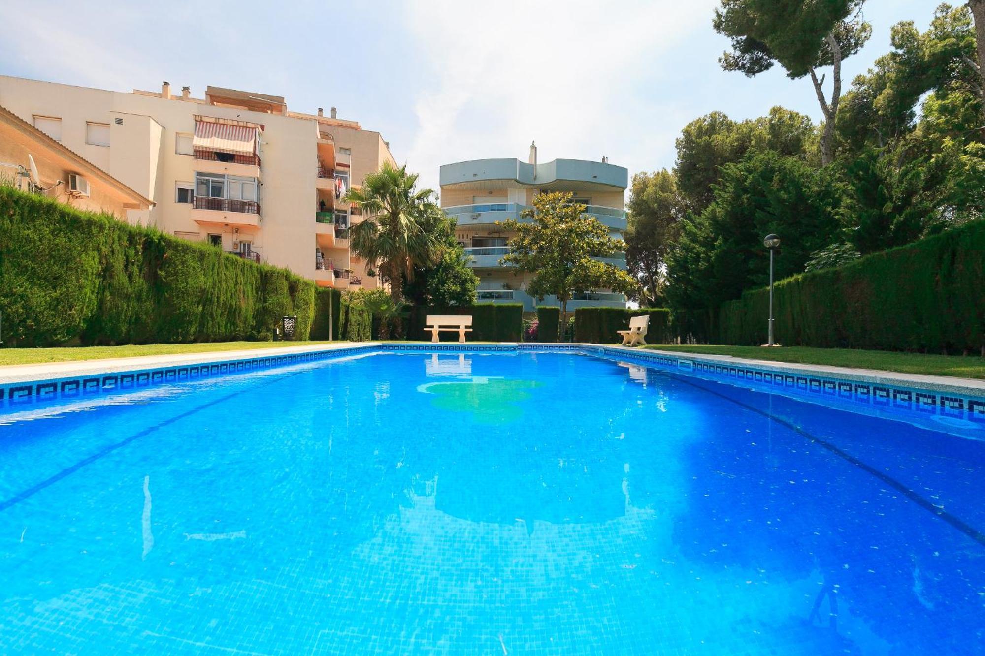 סאלו Uhc Els Pins Apartments מראה חיצוני תמונה
