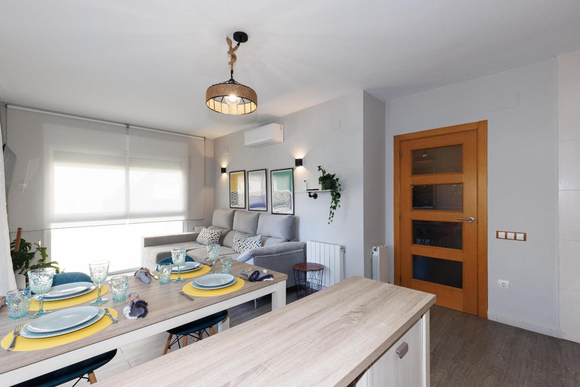 סאלו Uhc Els Pins Apartments מראה חיצוני תמונה