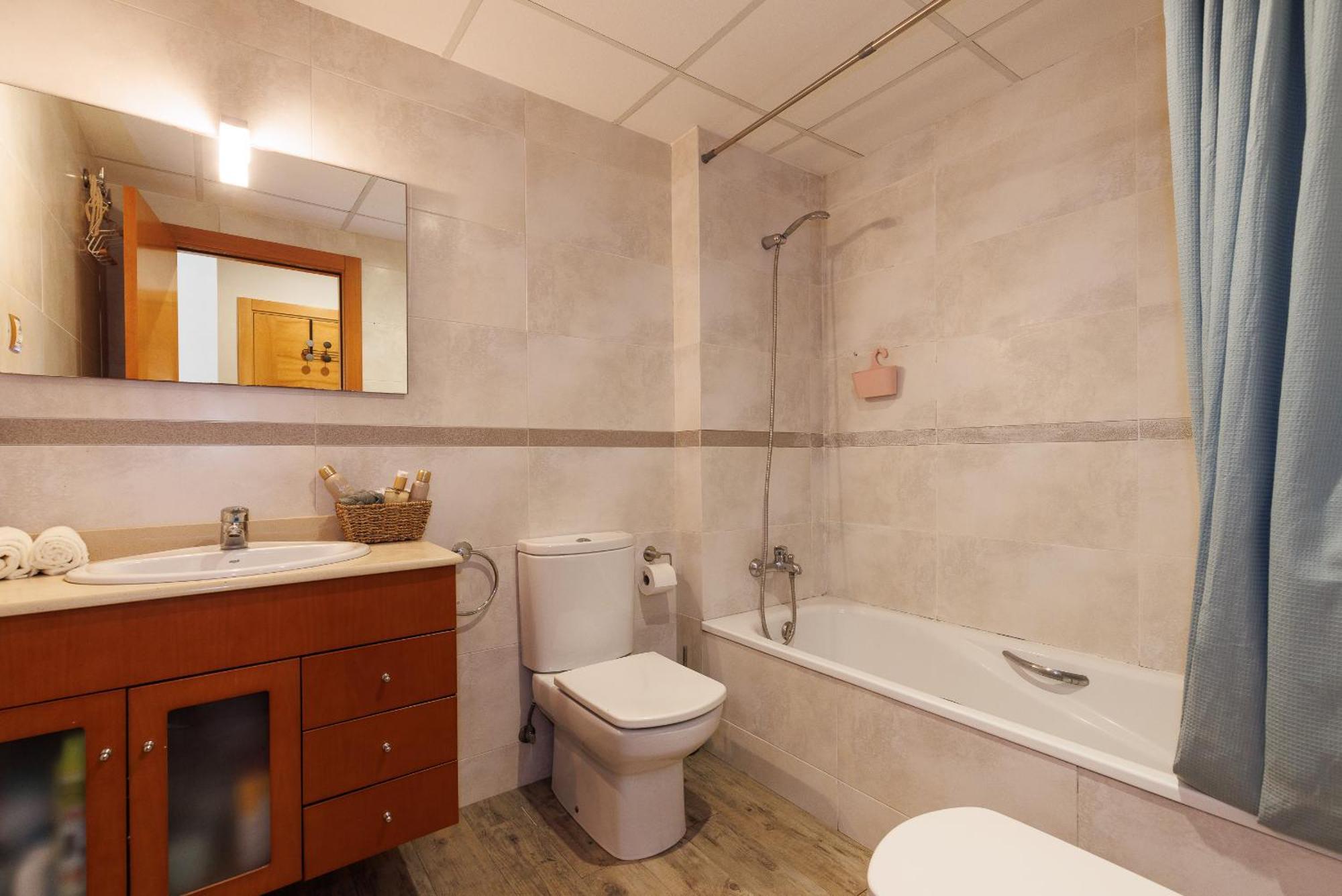 סאלו Uhc Els Pins Apartments מראה חיצוני תמונה