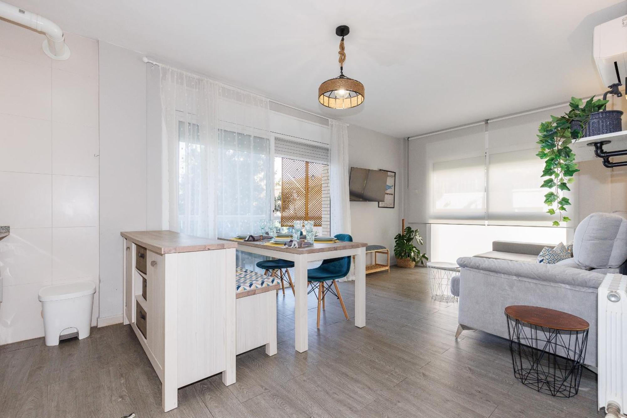 סאלו Uhc Els Pins Apartments חדר תמונה